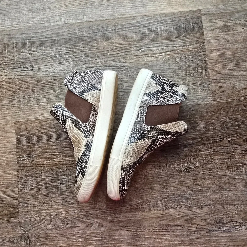 Coconuts by Matisse Womens Snakeskin Print‎ Slip On Sneakers Brown Tan Size 9.5